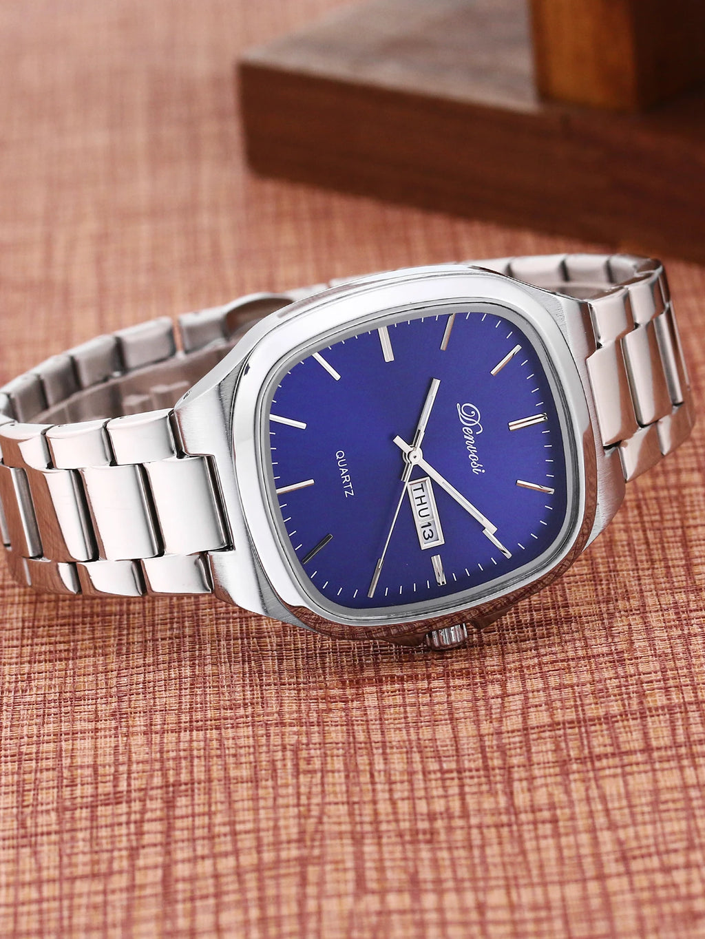 Casual Fashion  Waterproof Quartz Watch For Men Glow-in-the-dark stainless steel square wristwatch