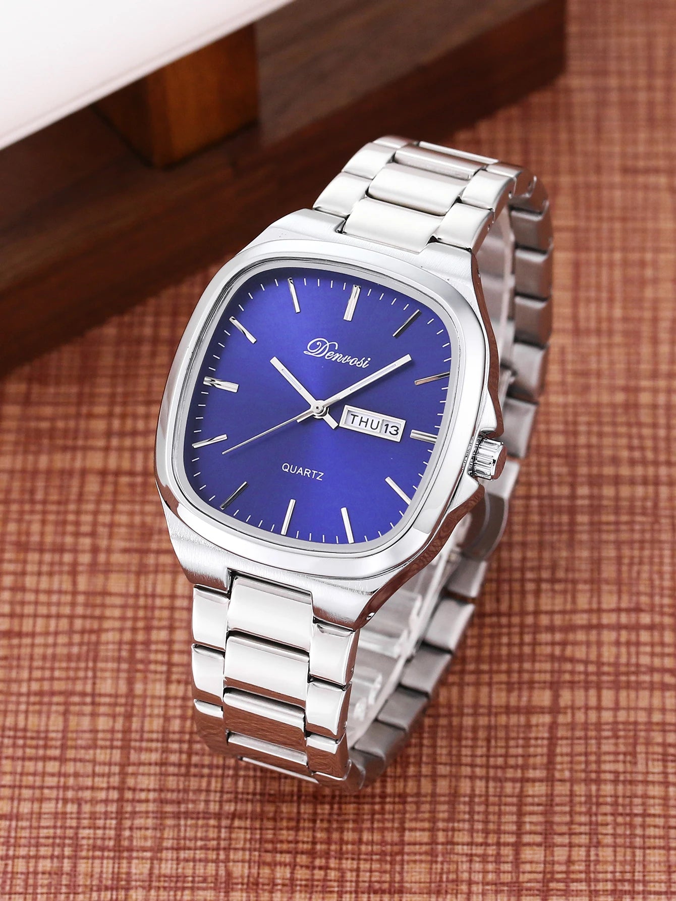 Casual Fashion  Waterproof Quartz Watch For Men Glow-in-the-dark stainless steel square wristwatch